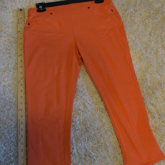 Simply Vera Vera Wang Flame Denim Capri - Picture 4 of 4